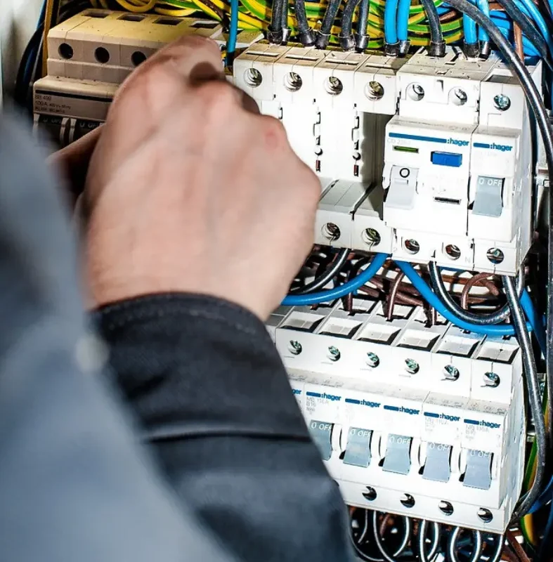 Procurando Eletricistas em Ibaté?