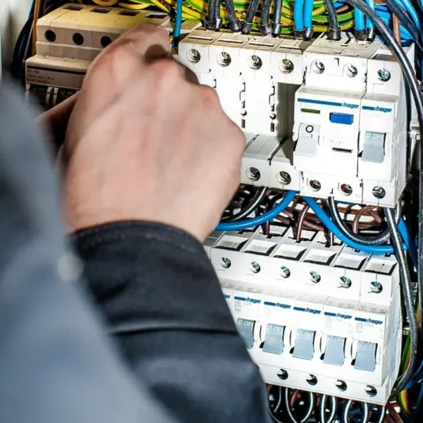 Procurando Eletricistas em Ibaté?